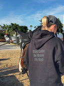 Janne Friederike Meyer-Zimmermann con The Black Edition Hoodie
